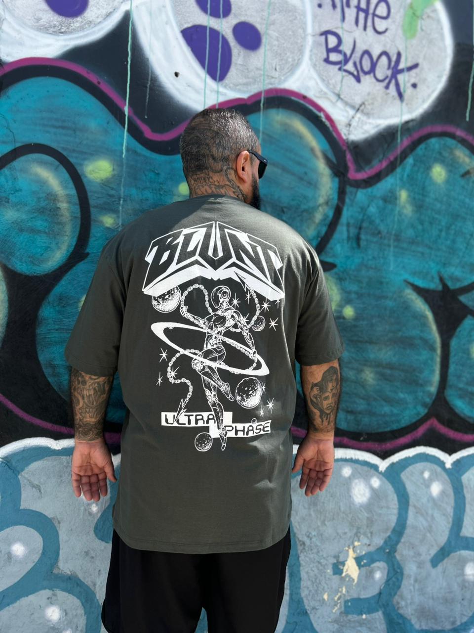 CAMISETA BLUNT PLUS SIZE FLORESTA