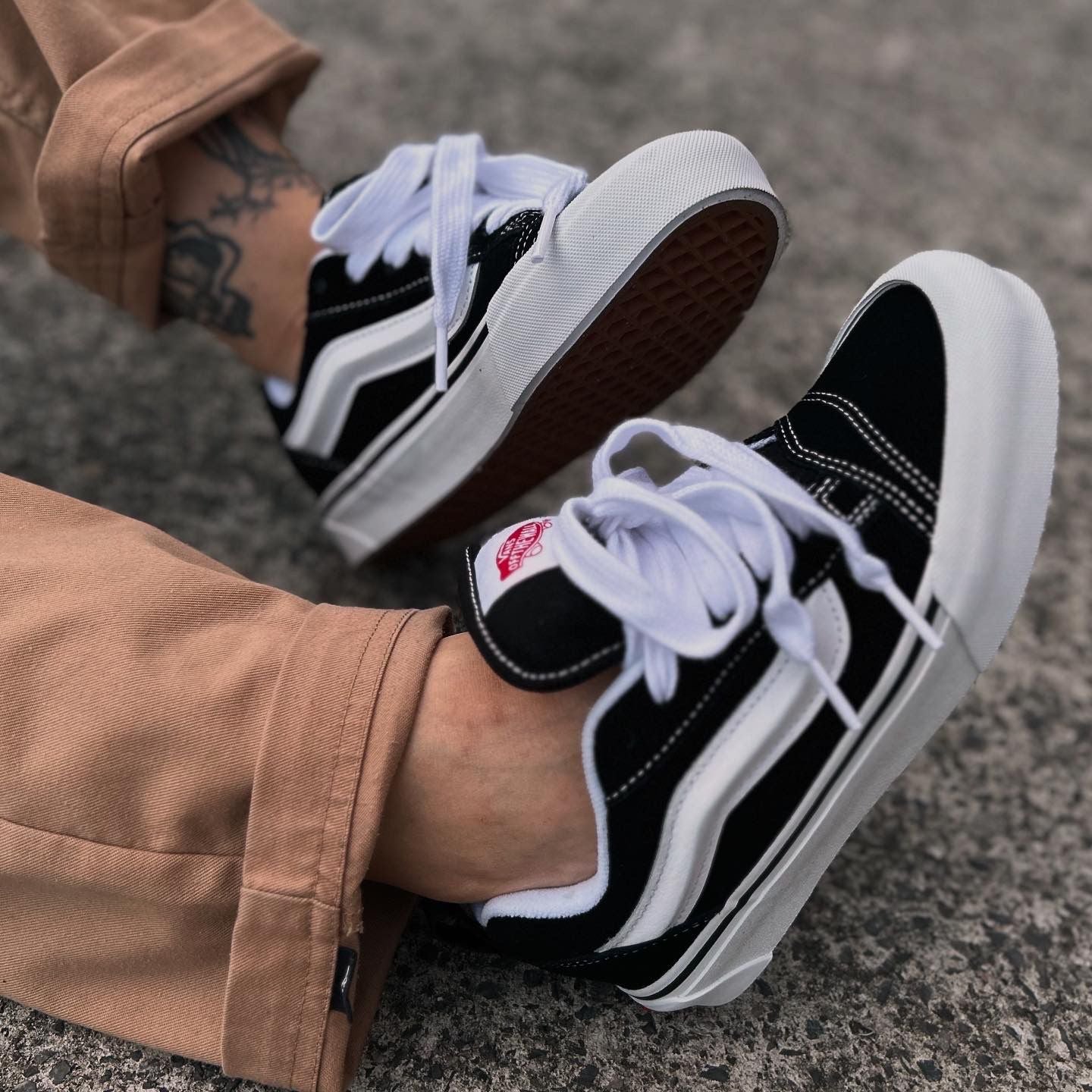 靴 Vans Knu Skool Suede \