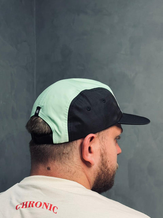 BONÉ FIVE PANEL ANTH CO. PRETO/VERDE