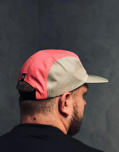 BONÉ FIVE PANEL ANTH CO. CAQUI/ROSA