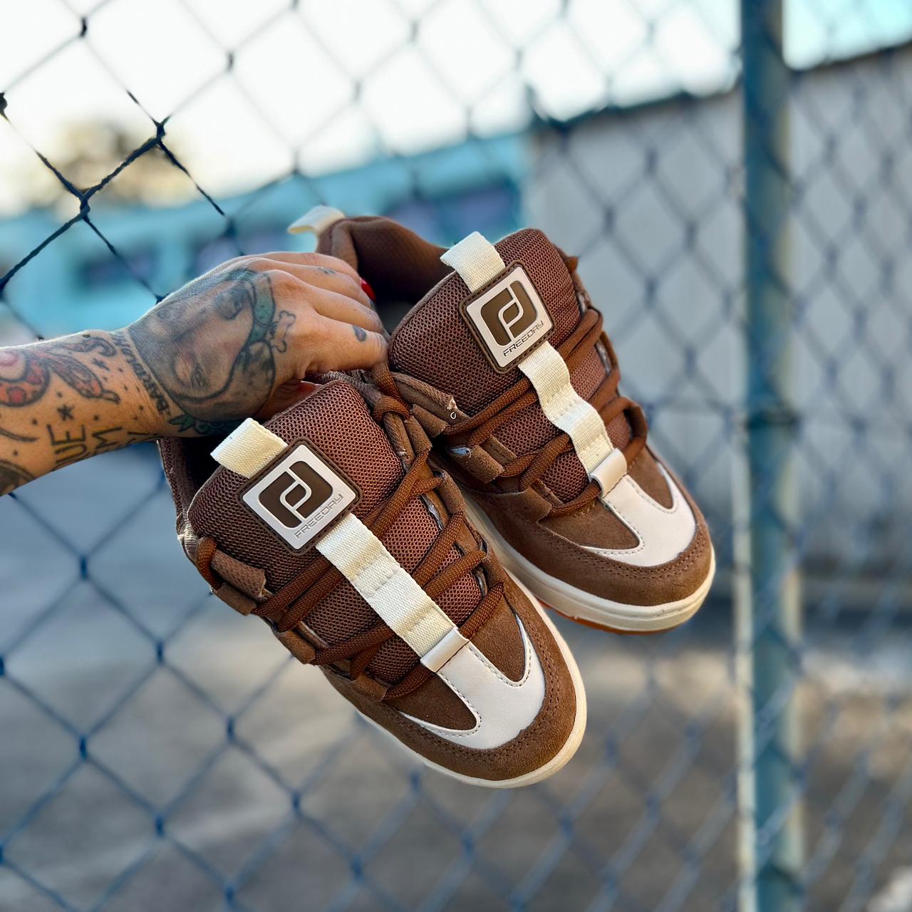 TÊNIS FREEDAY SPIN COGNAC OFF