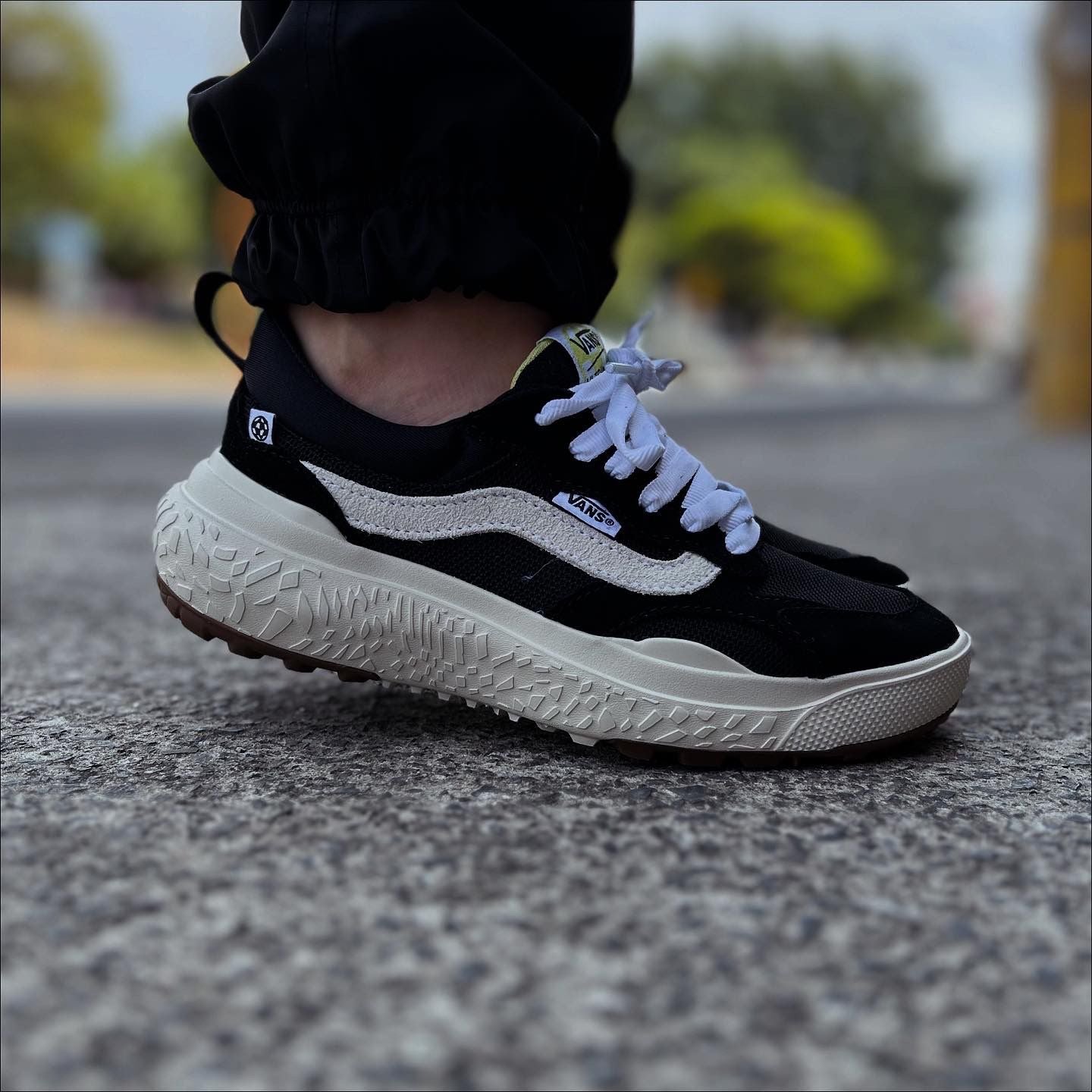 TÊNIS VANS ULTRARANGE NEO VR3 DIGITAL DEMENTIA BLACK/WHITE 