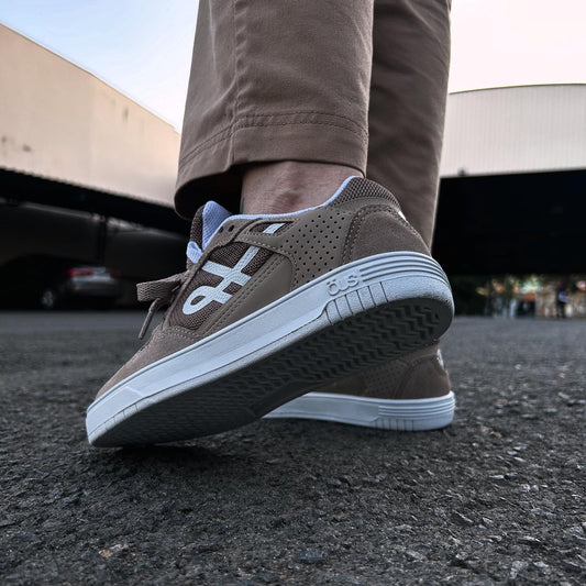 TÊNIS OUS 2K MARROM CLARO BCO ESSENCIAL