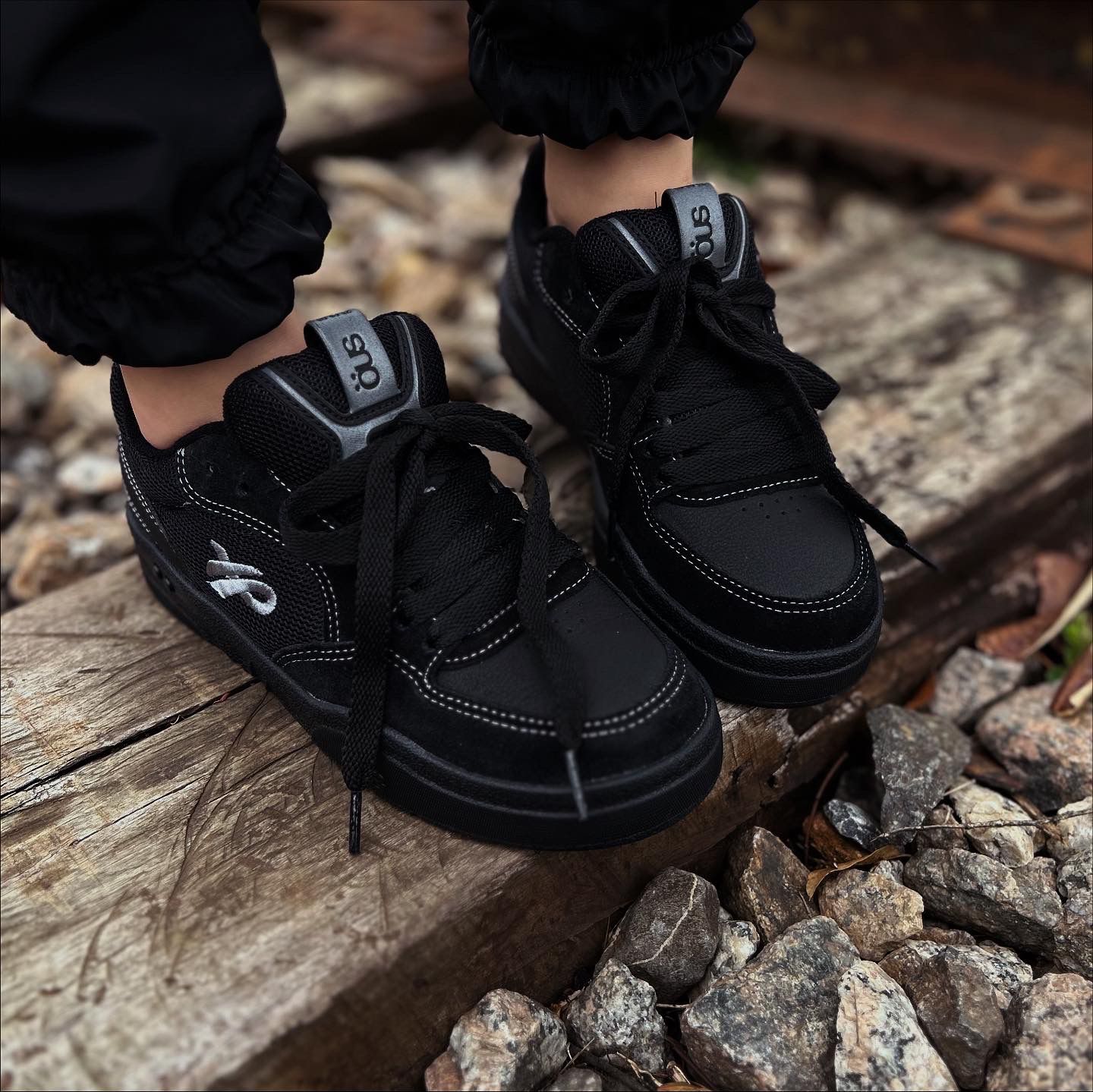 TÊNIS OUS FLUENTE PRETO/CINZA ESSENCIAL