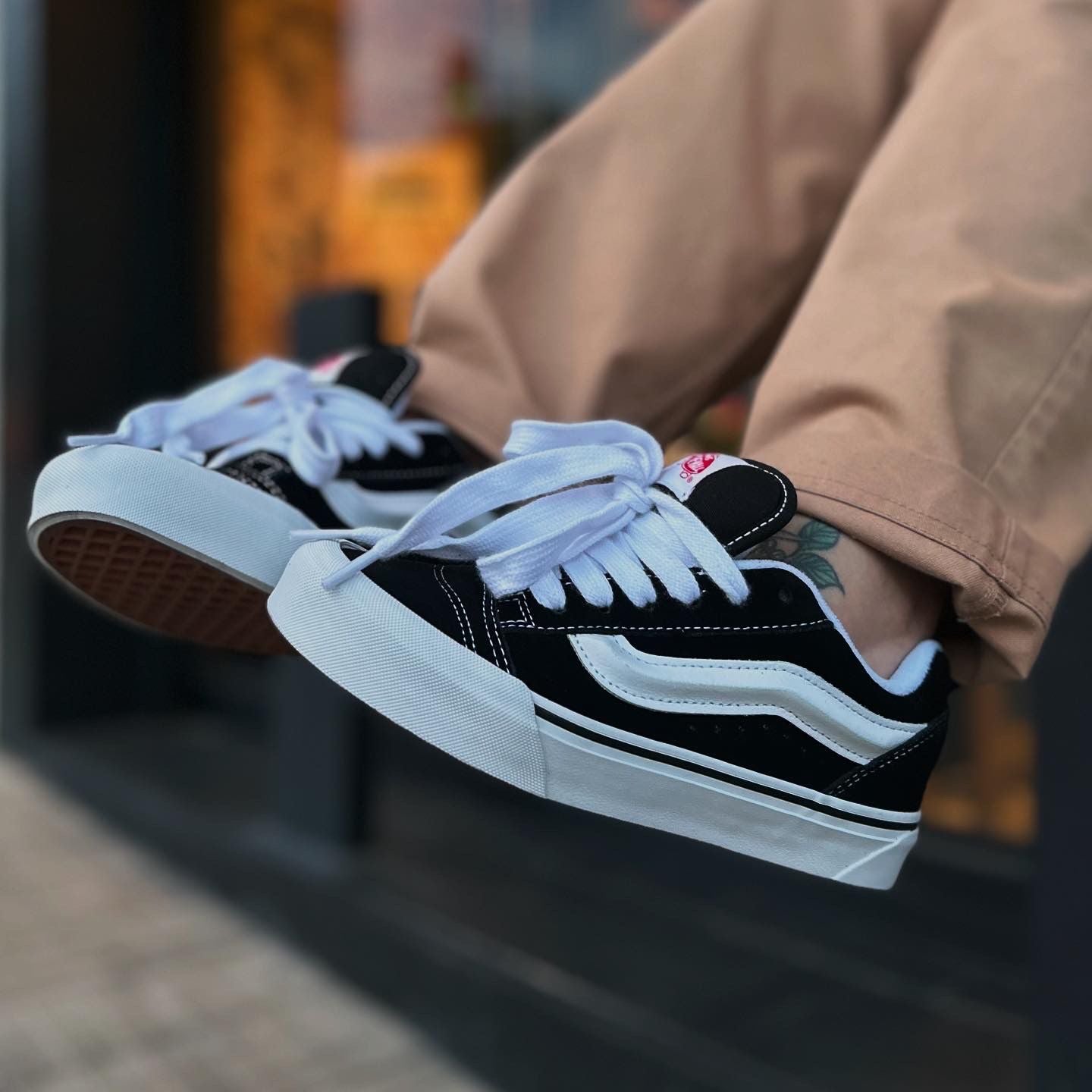 TÊNIS VANS KNU SKOOL BLACK TRUE WHITE – The Block Store