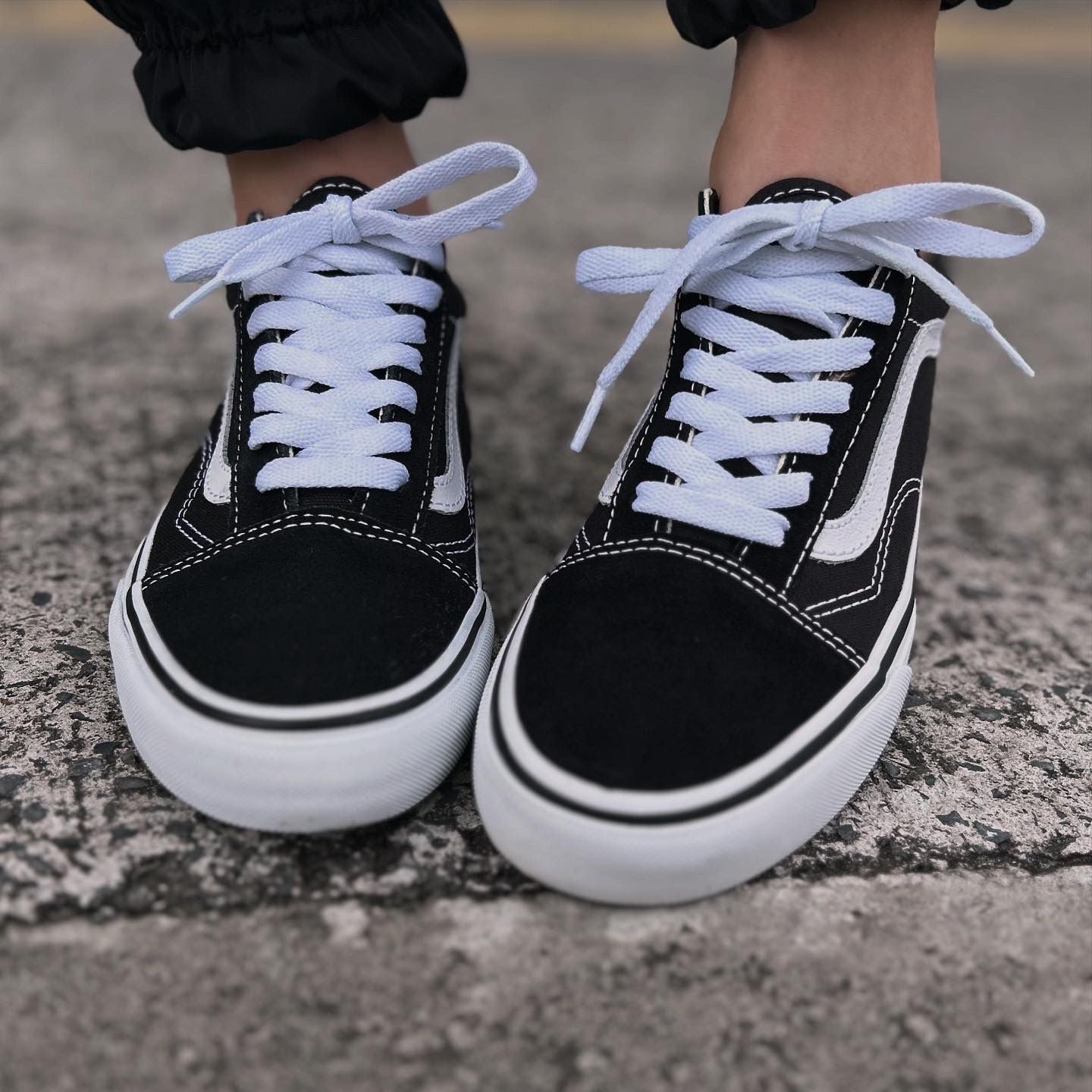 TÊNIS VANS OLD SKOOL BLACK WHITE