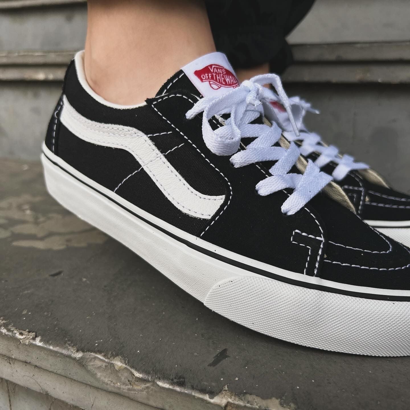 TÊNIS VANS SK8-LOW BLACK TRUE WHITE